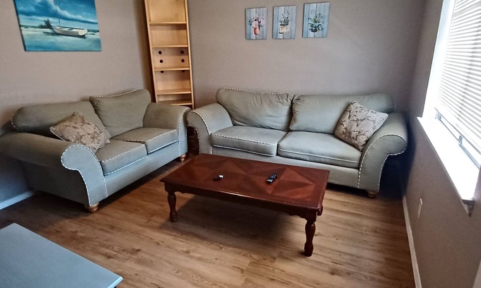 Albuquerque Apartment | Updated 2br close hospitals/I-25/airport/Nob Hill/center/restos 04
