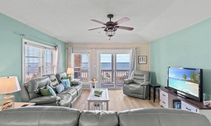 Myrtle Beach Condo | Updated 3 BR Oceanfront Condo - Drayton House 402