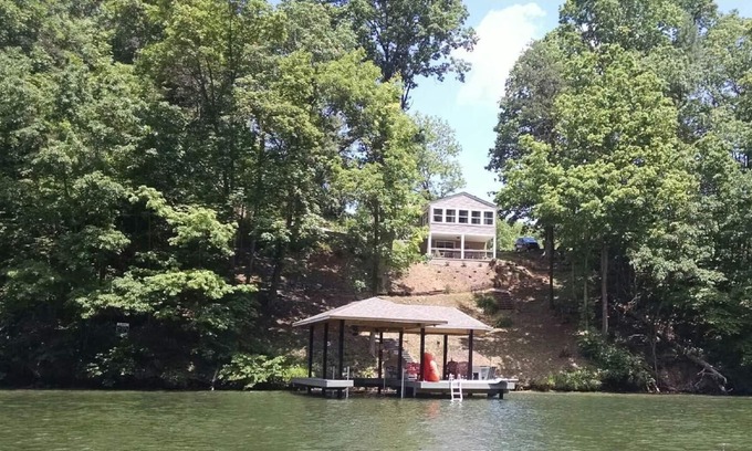 Pulaski House | Updated 3BD/2BA Waterfront Home on a Private Lot
