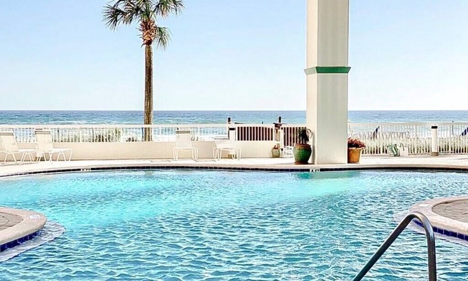 Miramar Beach Condo | 🏝Updated BEACHFRONT Condo - Beach Chair Service Included (Mar-Oct) Sleeps 6!🏖