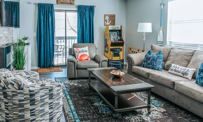 Table Rock Condo | Updated Branson Condo w/Indoor Pool Access!