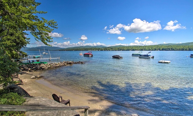 Bristol House | Updated Bristol Lakehouse w/Kayaks & Beach Access