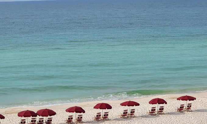 Ono Island Condo | Updated/Clean Windemere Beachfront Condo/Beautiful views on uncrowded beach!