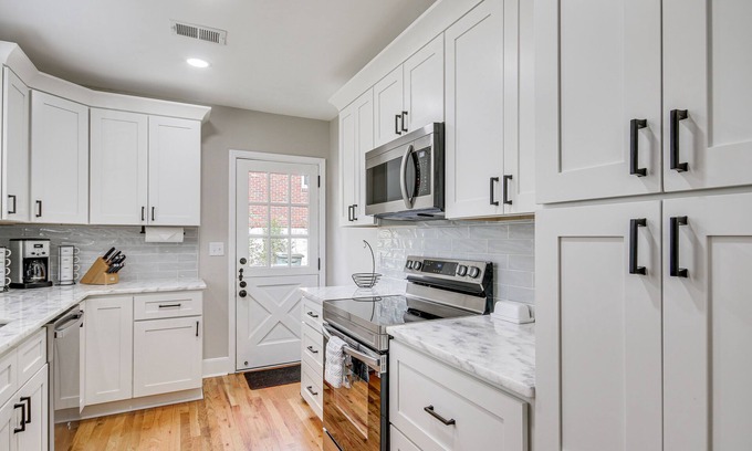 Rosewood House | Updated Columbia Home w/Patio - 4 Mi to USC!