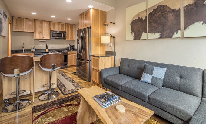 Big Sky Condo | Updated condo at Big Sky Mountain Village, close to the Slopes - Hill Condo Escape