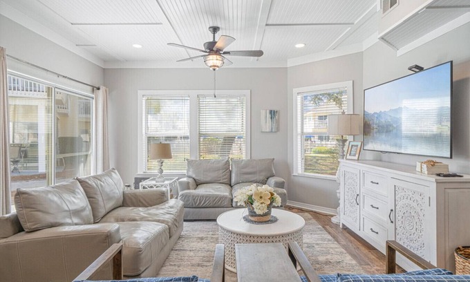 Holiday Isle Condo | Updated Destin Beach Walk Condo Quick Beach Access Sandpiper Cove Unit 9102