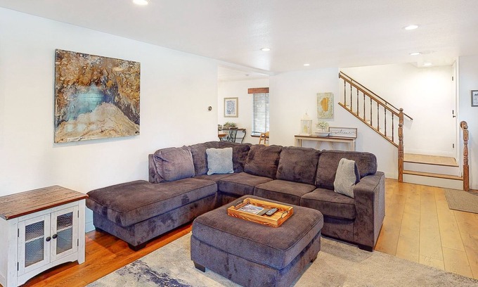 Country Club Estates House | Updated Getaway | Spacious Deck, Alfresco Dining | Near Golf & Slopes