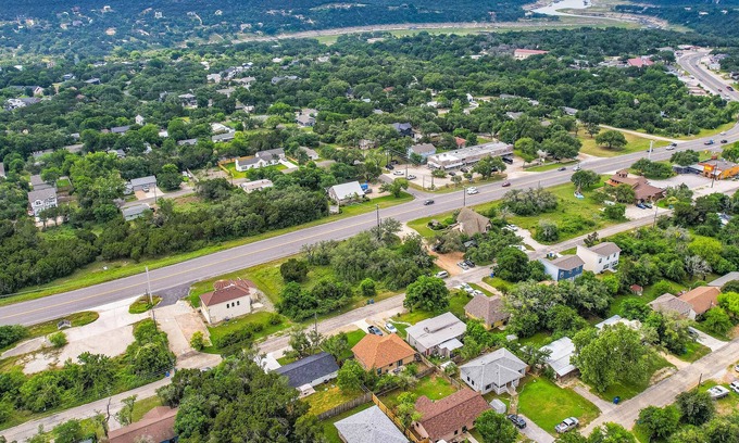 Jonestown House | Updated Jonestown Home w/ Patio - 1 Mi to Lake!