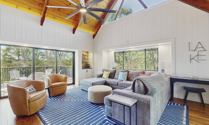 Lake Arrowhead House | Updated Lake View Home w/Fireplace, Gas Grill, & AC - Close to Lake - Dogs ok
