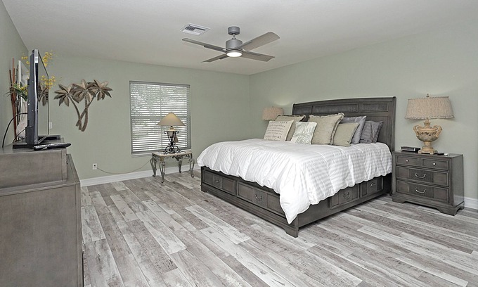 North Naples Villa | Updated Lakefront Villa!