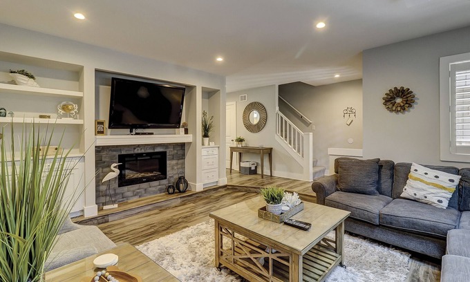 Shipyard Plantation Condo | Updated Luxury 3 BR 3.5 BA Vacation Condo Bikes & Beach Gear included