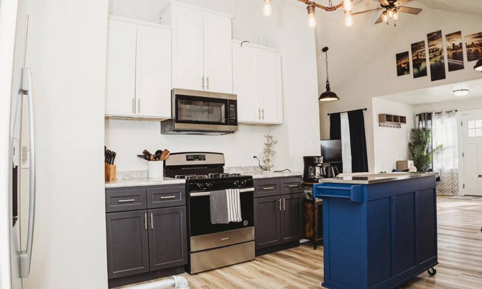Casper House | Updated, modern loving in the center of Casper