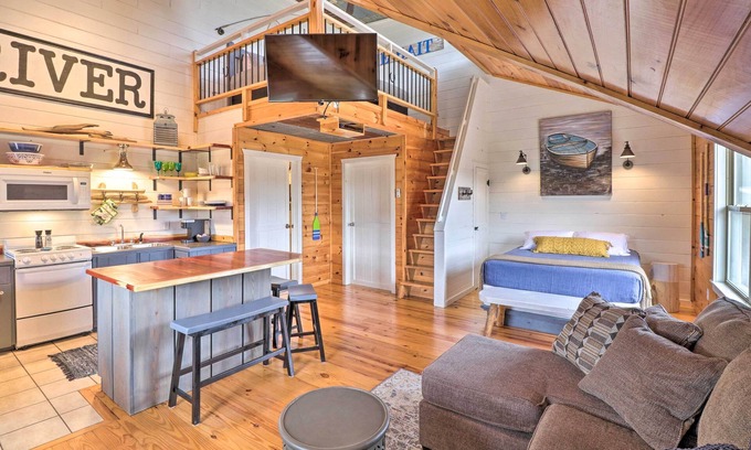 Mountain View Apartment | Updated Mtn View Studio w/Loft - Near River!