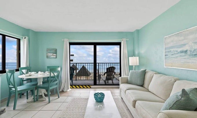 Daytona Beach Shores Apartment | Updated Ocean Front Condo | Aquamarine Suite 201