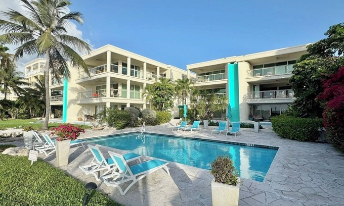 The Bight Condo | Updated Penthouse amazing ocean front view of GRACE BAY BEACH!