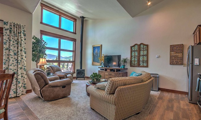 Frisco Condo | Updated Quiet Condo on Main St. in Downtown Frisco, Sleeps 4 (Downstairs Master + Upstaris Loft)