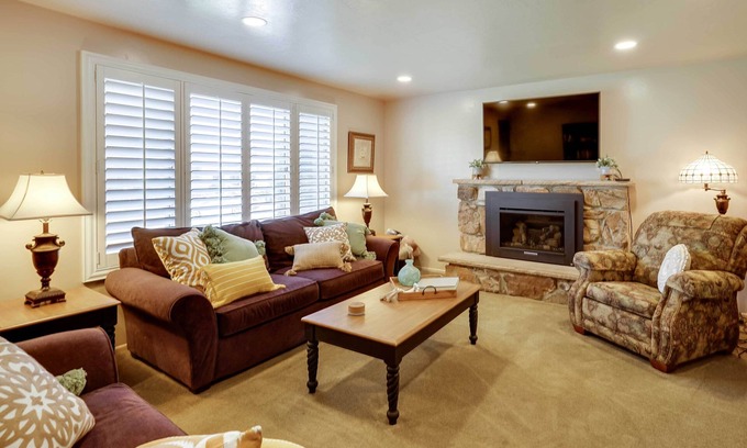 Taylorsville Apartment | Updated Ranch Apartment w/Deck - 9 Mi to Downtown