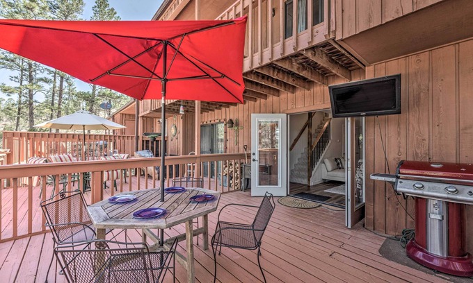 Ruidoso Condo | Updated Ruidoso Mountain Escape w/Deck & Balcony!