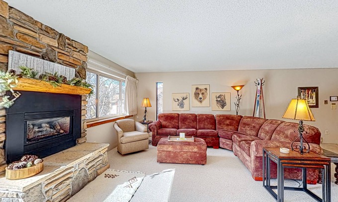 Four O'Clock Condo | Updated ski-in condo with hot tubs, fireplace, gym & views