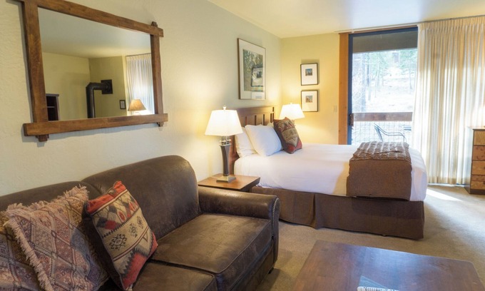 Truckee Condo | Updated Studio Condo in Aspen Grove by RedAwning