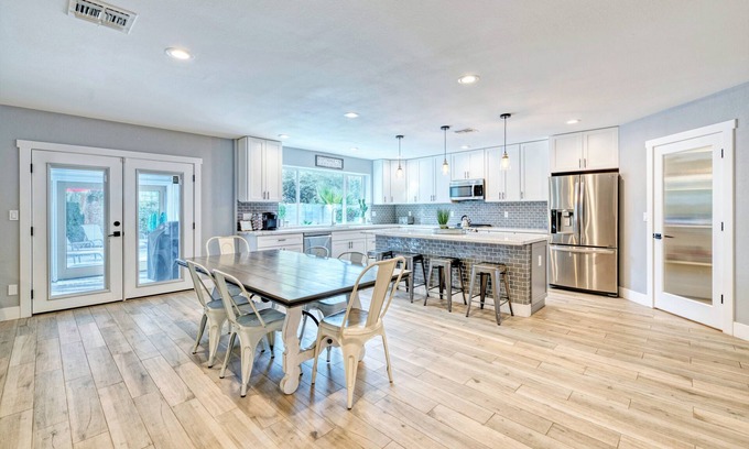 Scottsdale Highlands Five House | Updated! Unbeatable Old Town location with heated pool!