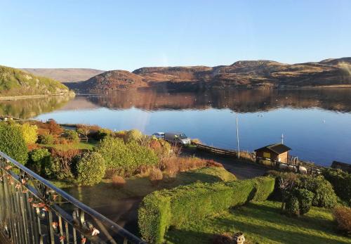 Tighnabruaich House | Upper Alta Apartment