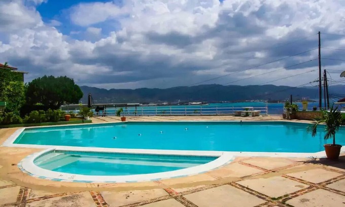 Montego Bay Apartment | Upper Deck Condominium Montego Bay, Jamaica