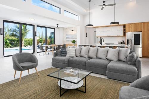 Leeward Settlement Villa | Upper East Side Enclave # 18