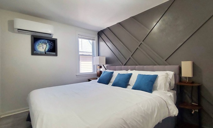 Lower East Side House | Upper Unit Blocks from Brady St
