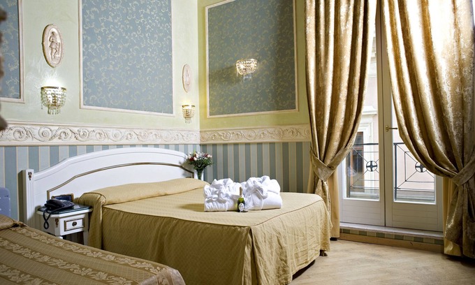 Rione III Colonna House | Upper View Suite