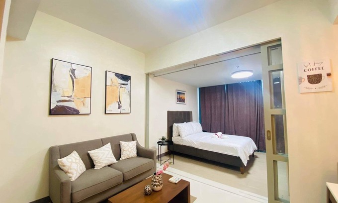 Bonifacio Global City Condo | Upscale 1 bedroom at the heart of Uptown Bonifacio, BGC
