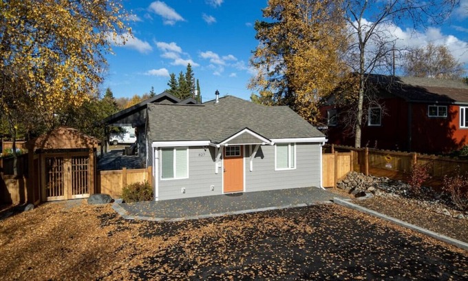North Star House | Upscale 1BR Downtown Cottage