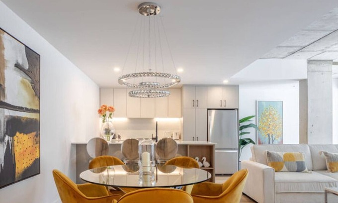 Old Montreal Apartment | Upscale 2 BR condo in MTL OLd Port|+Free Parking