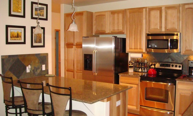 Winter Park Condo | Upscale 3BR In Town with Pool, Walking Distance To Shops/Restaurants/Park