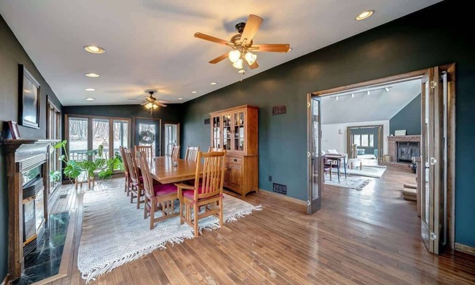 The Woods Cabin | Upscale, 4 Fireplaces, Fire Pit & Pool Access
