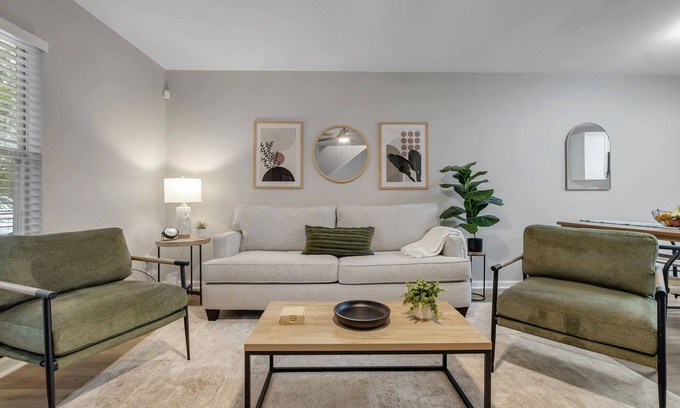 Griffin Heights House | Upscale 4BR/3BA Townhome - Walk to FSU Stadium