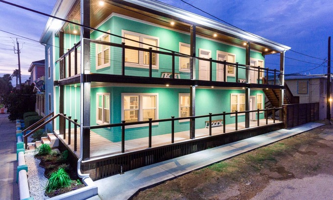 Galveston Condo | Upscale contemporary space with great views and great location!