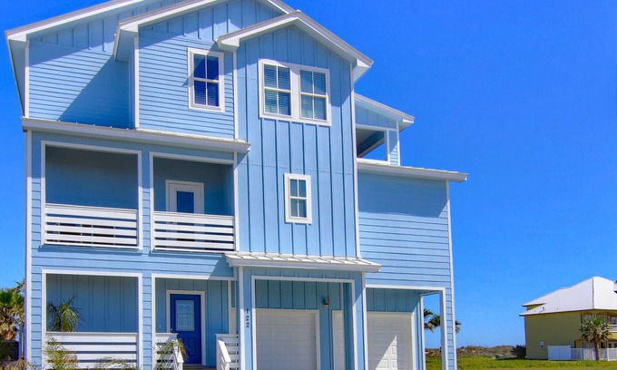 Port Aransas House | Upscale home! Beach Access! Community Pool