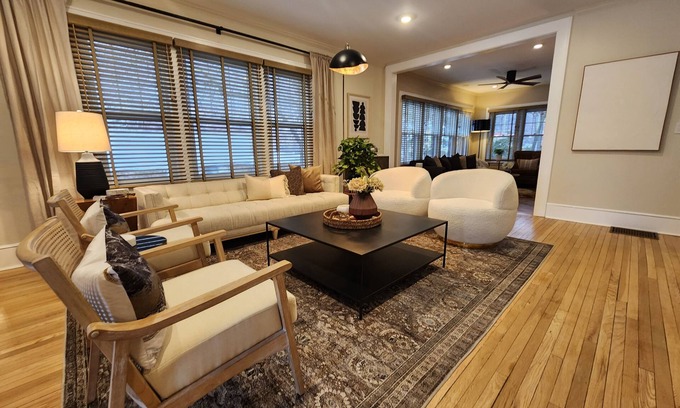 Watkins Glen House | UPSCALE HOME LOCATED IN THE HEART OF WATKINS GLEN
