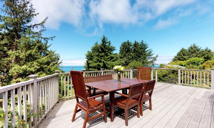 Depoe Bay House | Upscale house with ocean views, entertainment & large deck - beach nearby