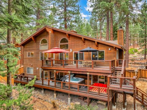 Incline Village House | Upscale Incline Village Home with Hot Tub & Sauna
