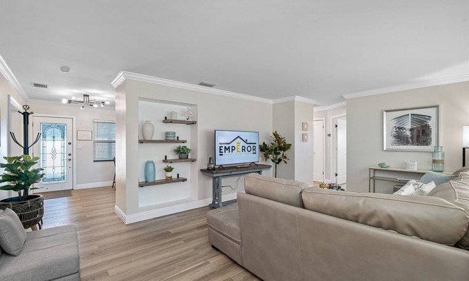 North East Park House | Upscale Luxury Property in Fantastic Location
