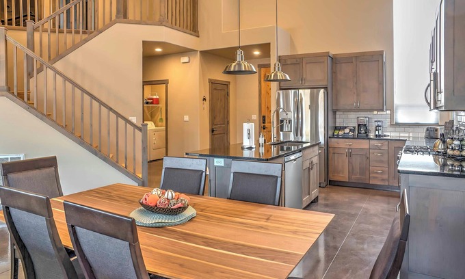 Moab South Valley Apartment | Upscale Moab Home w/Red Rock Views & Hot Tub