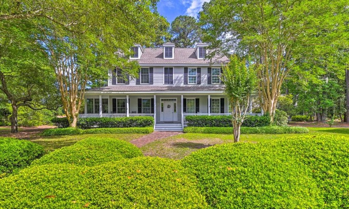 Murrells Inlet House | Upscale Murrells Inlet House with Covered Porch