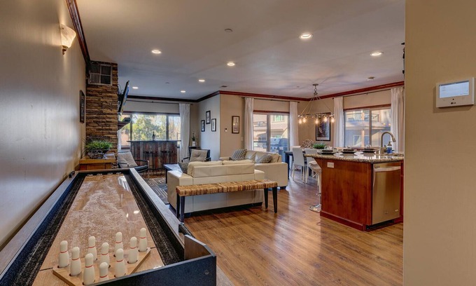 South Lake Tahoe House | Upscale Townhouse Walk to Heavenly, Casinos and Beach - TW401