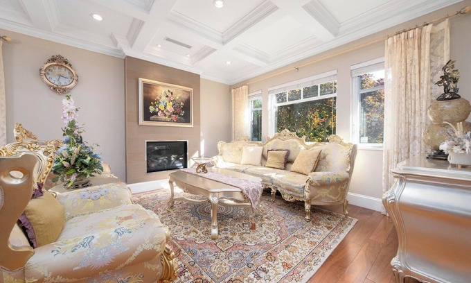 Kerrisdale House | Upscale Villa in quiet street with grand family living space and luxury bedrooms