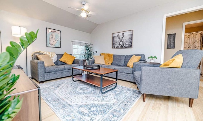 Southern Pines House | Upstairs at the Estate - Across from SP Golf Club