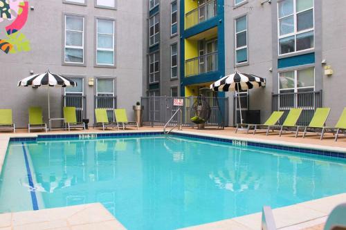 West Campus Apartment | Upstay - Condo w 4BR - Pool Gym BBQ & Games