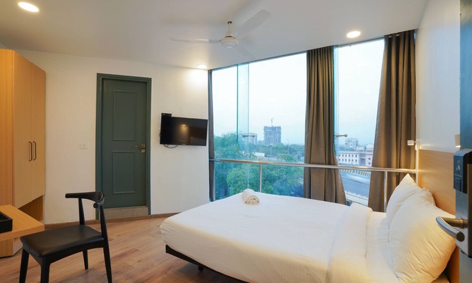 Sadar Hotel | Uptown Hotel