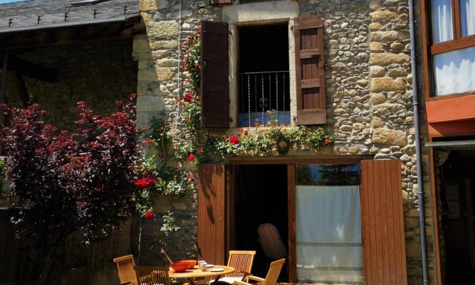 Ur House | UR II - 8 PAX - Three Bedroom House, Sleeps 8